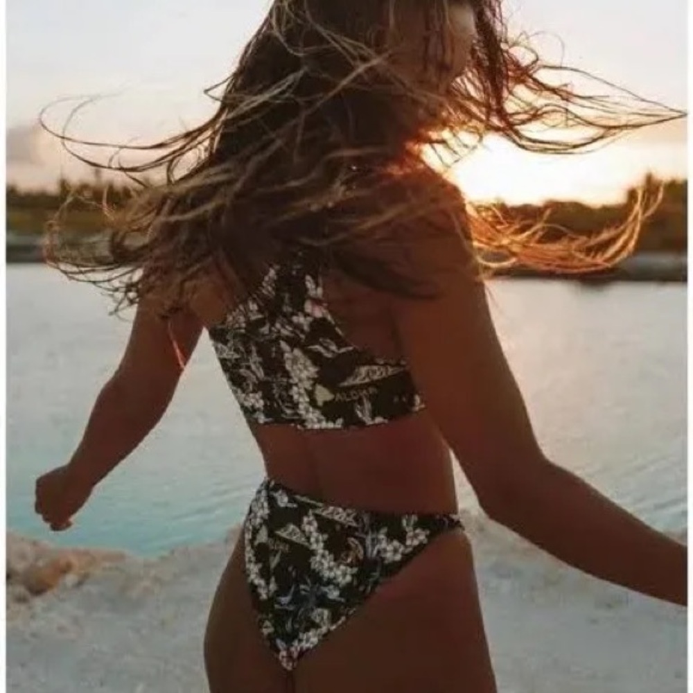 NWOT Skatie• ‘Kelly’ Bottom Kona Print